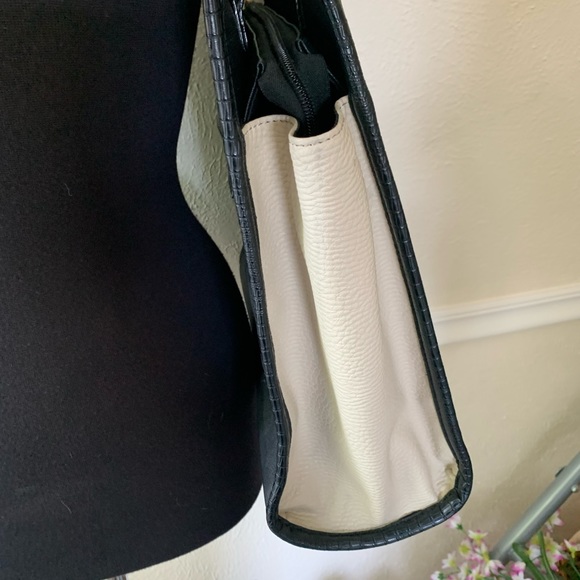Vegan Leather Tote Bag - Picture 3 of 9